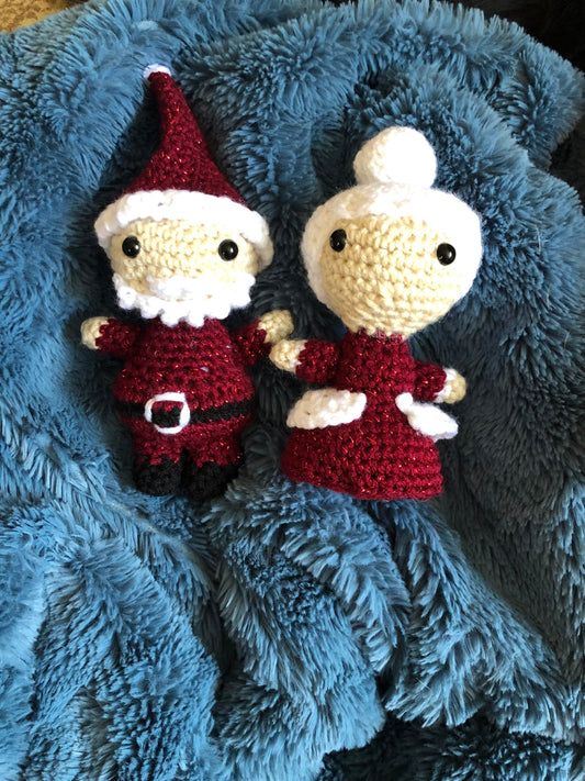 Mr. and Mrs. Claus handmade crochet freeshipping - SimplyYarnCo